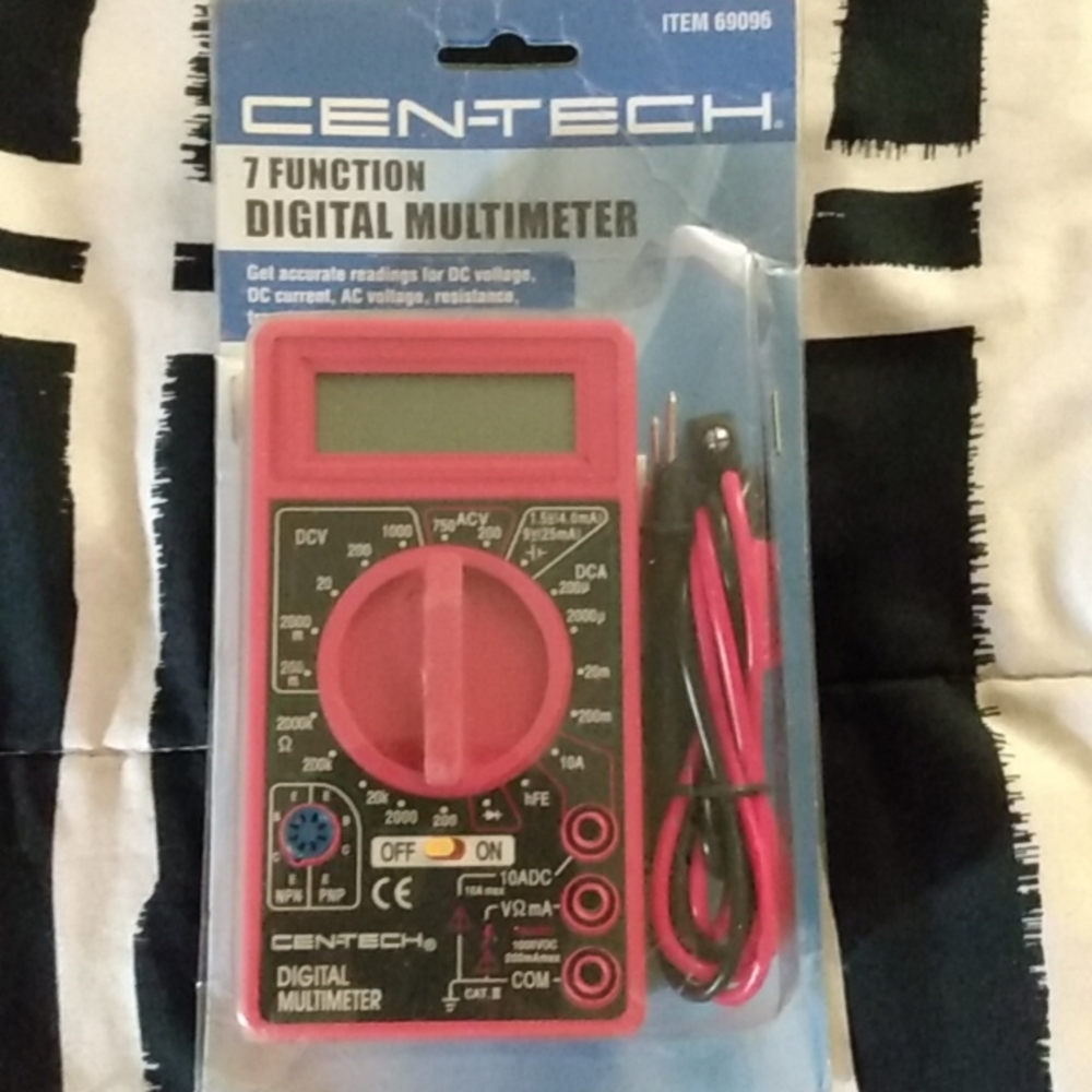 BRAND NEW CEN-TECH DIGITAL MULTIMETER